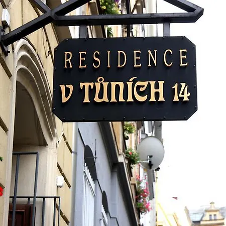 V Tunich Hostel Prague